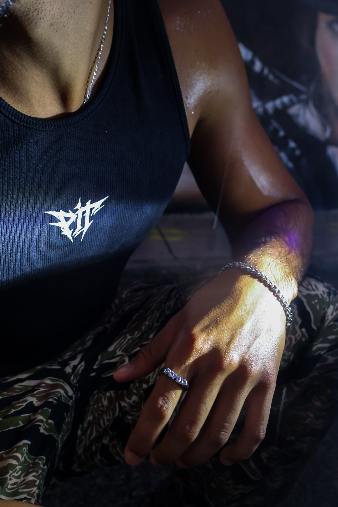 BLACK T-SHIRT – PIT COLLECTION