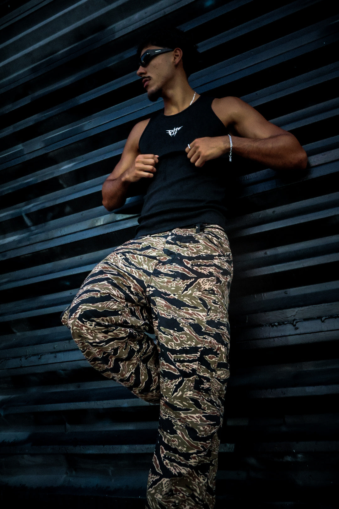 BLACK T-SHIRT – PIT COLLECTION