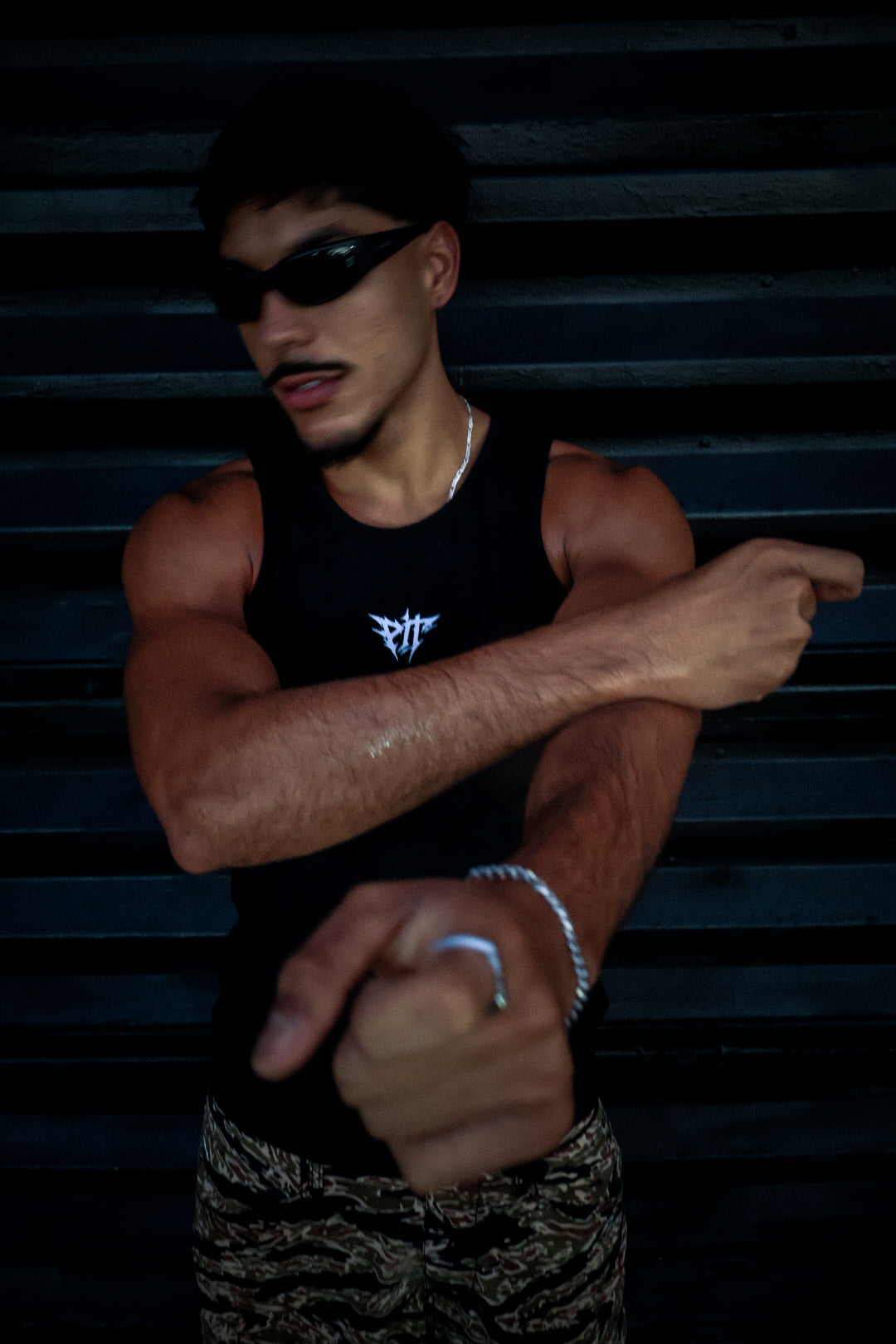 BLACK T-SHIRT – PIT COLLECTION