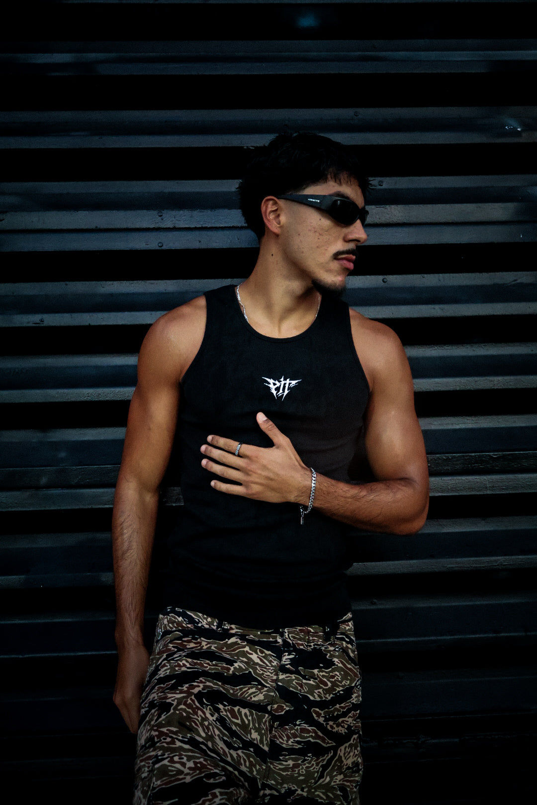 BLACK T-SHIRT – PIT COLLECTION